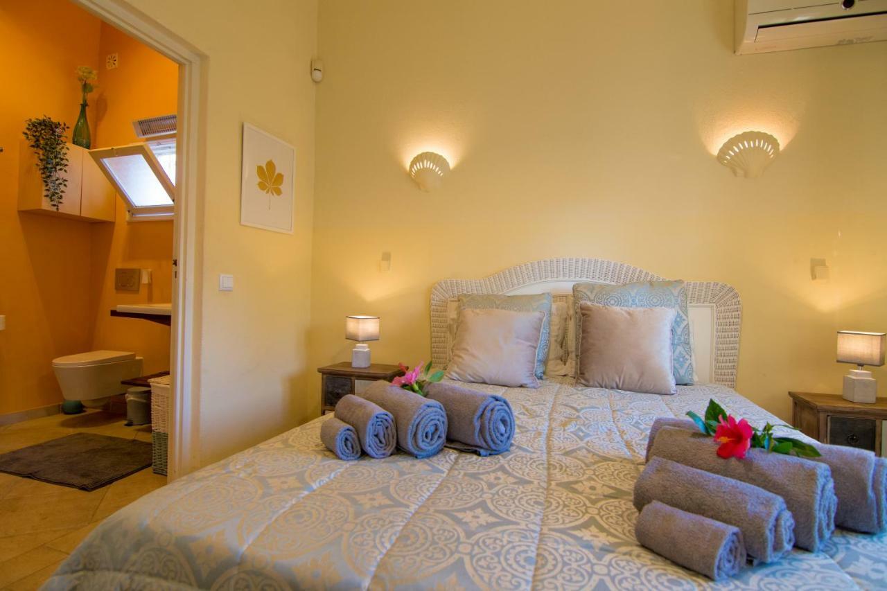 Villa Yvonne,Private Pool,Private Parking 1,7 Km From The Beatch Albufeira Exterior photo